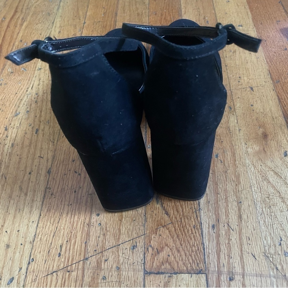 Calvin Klein Black Suede Platform Pumps Size 10 - Picture 4 of 5